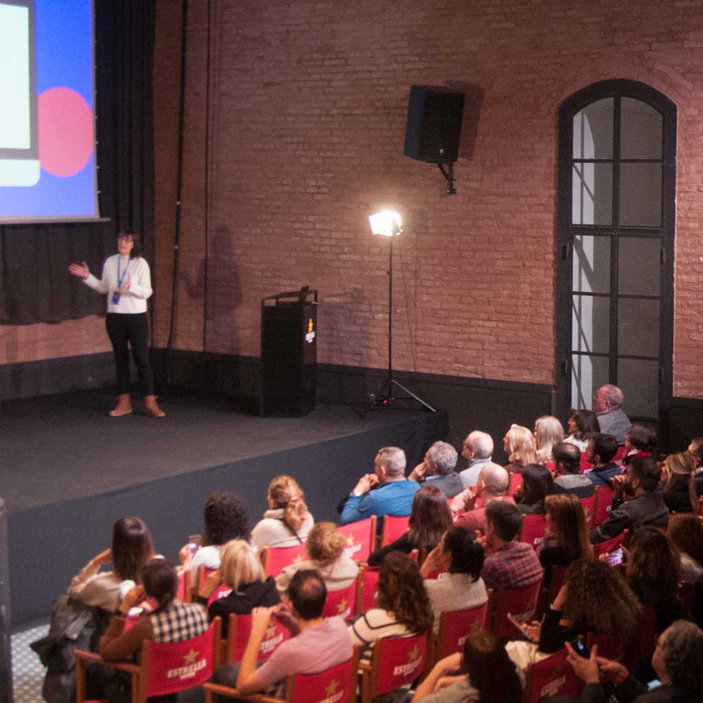 PechaKucha-Night-Barcelona-Eventos-Charlas-Neus-Burch-publico